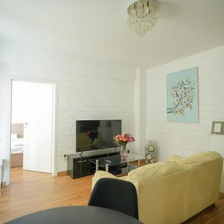 Chic Apartament *